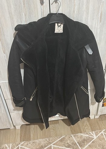 Siyah Kısa Kürklü Deri Kadın Ceket