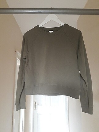 h&m haki sweatshirt