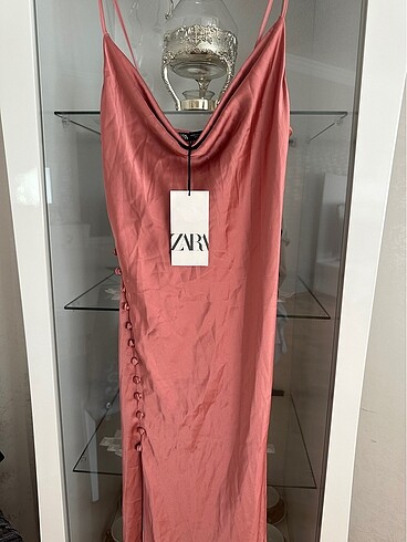 Zara yırtmaç detay saten elbise - Görsel 7