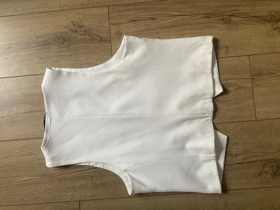 Düğmeli Beyaz V Yaka Kadın Yelek - Görsel 2