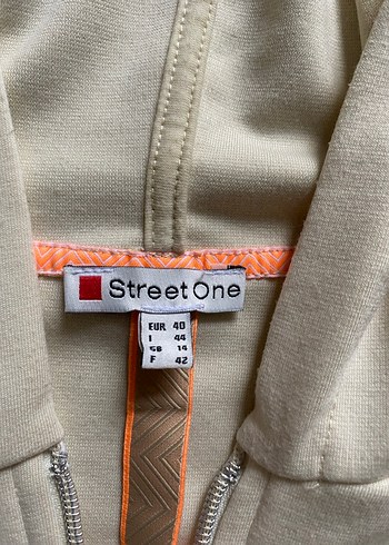 Kadın bej Kapüşonlu Kısa Kollu Fermuarlı Sweatshirt - Görsel 2