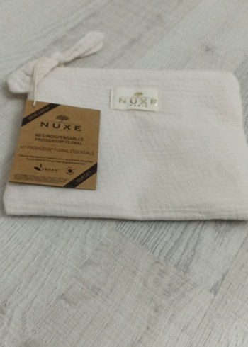 NUXE Beyaz Keten Makyaj Çantası - Görsel 3