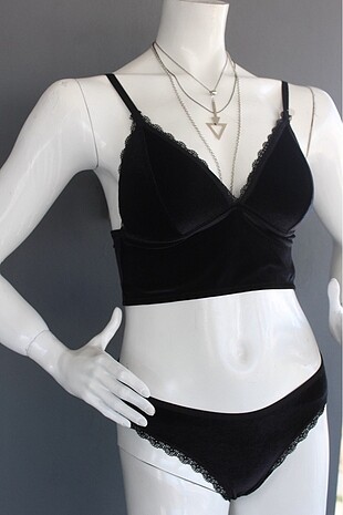 Siyah Kadife Bralet