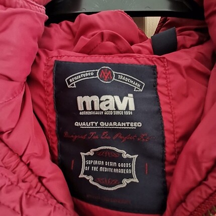 Mavi kırmızı mont