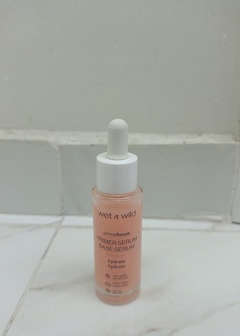 Wet n wild Kadınlar için Primer Serum