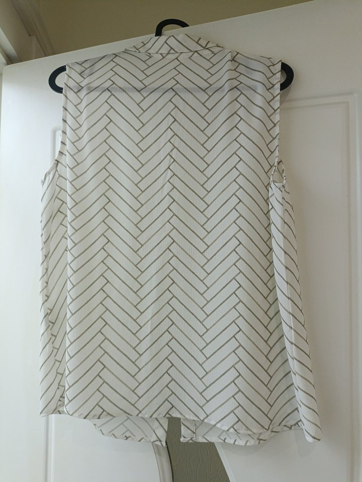 Gri Çizgili Beyaz Kolsuz Gömlek - Görsel 2