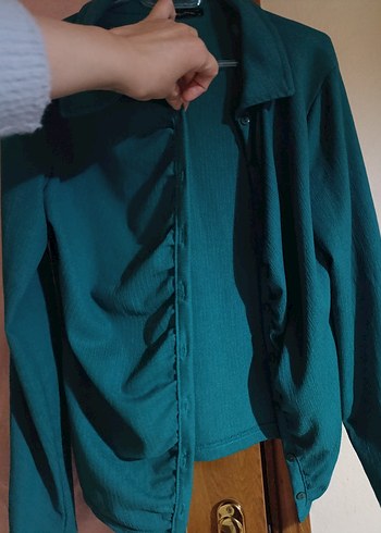 Düğmeli petrol rengi bluz - Görsel 2