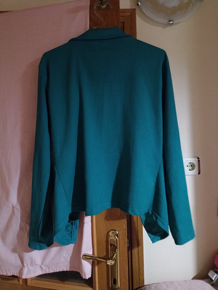 Düğmeli petrol rengi bluz - Görsel 4