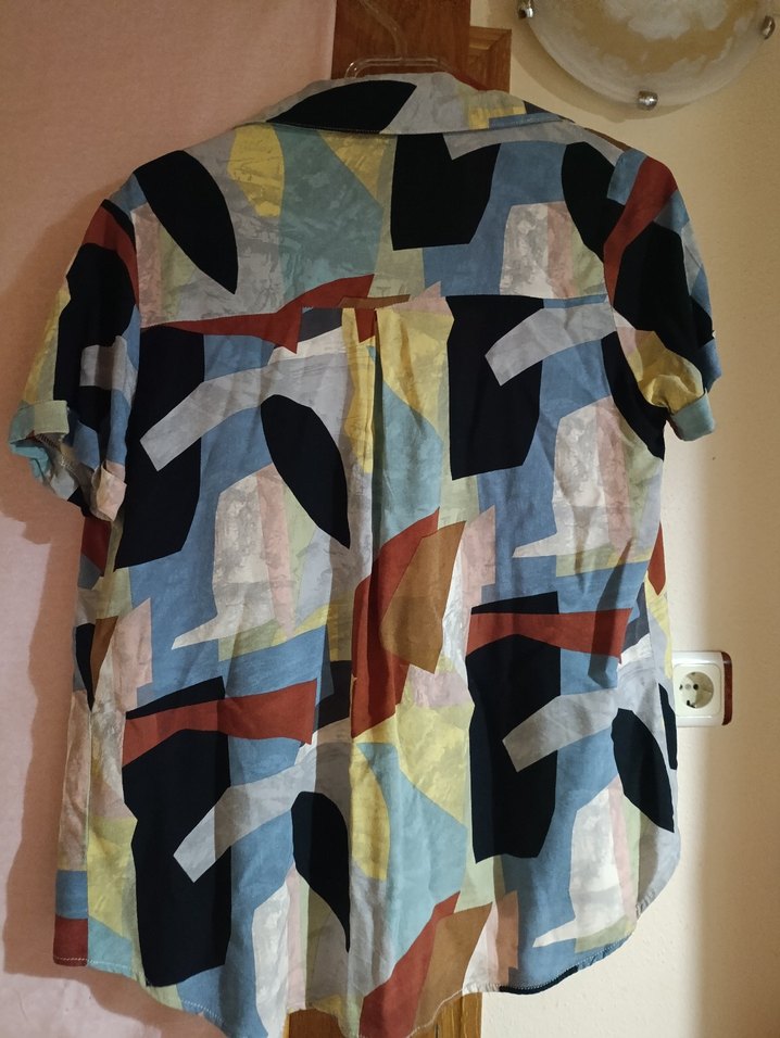 Renkli Desensiz Kısa Kollu Kadın Gömlek - Görsel 2