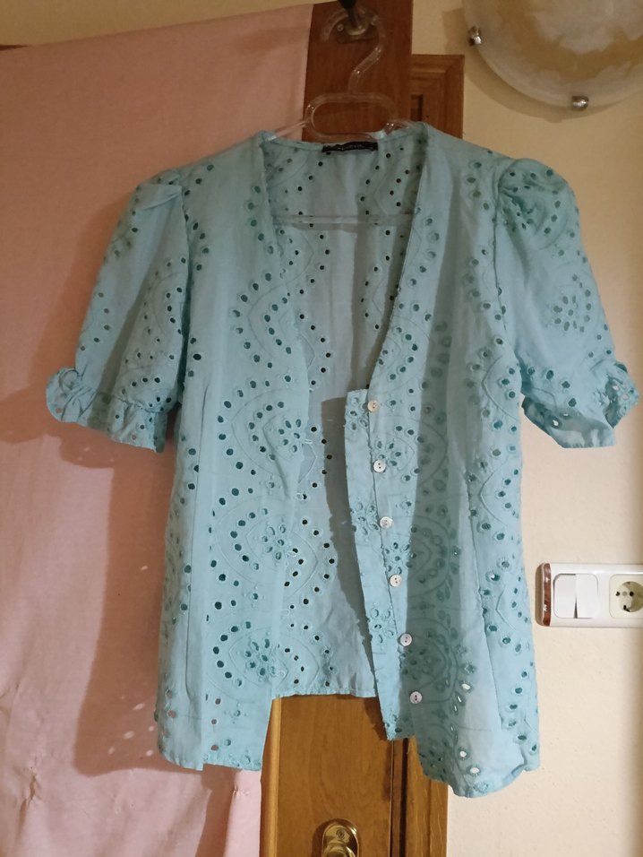 Düğmeli Turkuaz Nakışl Bluz - Görsel 2