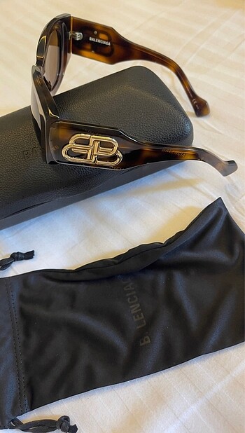 Balenciaga güneş gözlüğü
