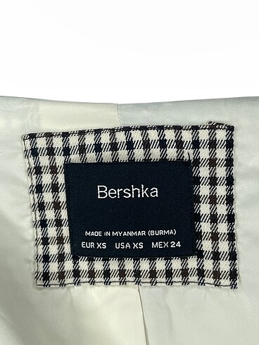 xs Beden çeşitli Renk Bershka Blazer %70 İndirimli.