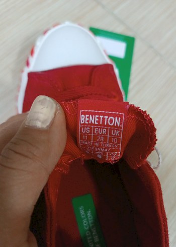 28 Beden kırmızı Renk Erkek Çocuk Kırmızı Benetton Bağcıklı görünümlü rahat giyim