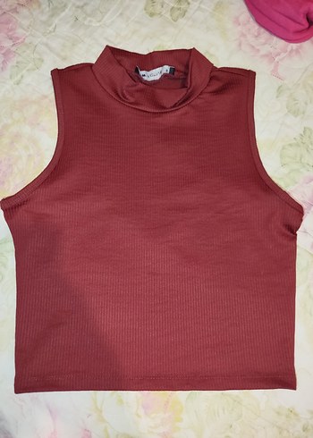 Bordo Yüksek Yakalı Kolsuz crop