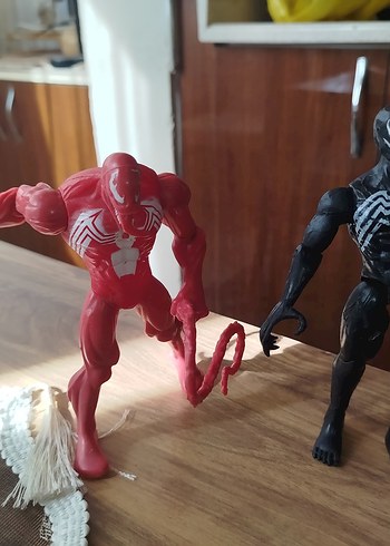Kırmızı ve siyah venom Aksiyon Figürü