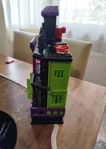 Mor ve Siyah Arkham Asylum Oyuncak Figür Seti batman magarası - Görsel 3