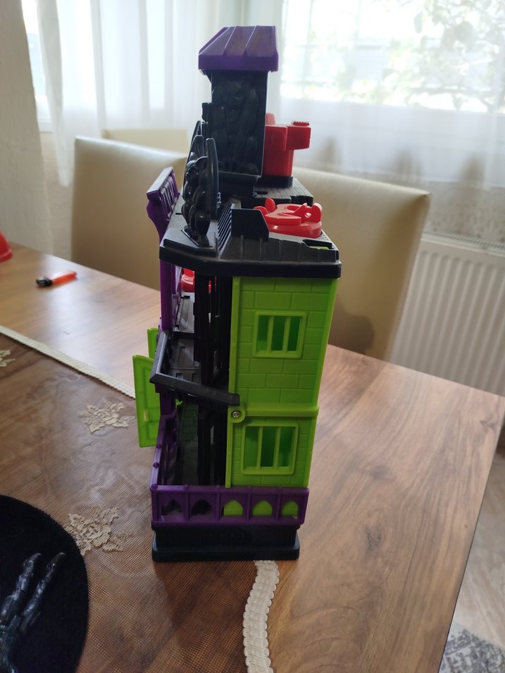 Mor ve Siyah Arkham Asylum Oyuncak Figür Seti batman magarası - Görsel 3