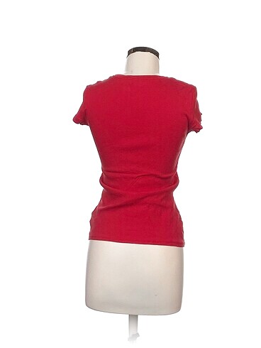 s Beden Defacto T-shirt %70 İndirimli.