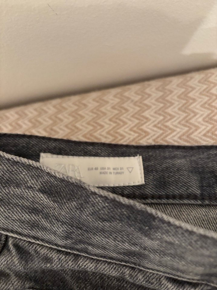 Zara detaylı orijinal jeans - Görsel 4
