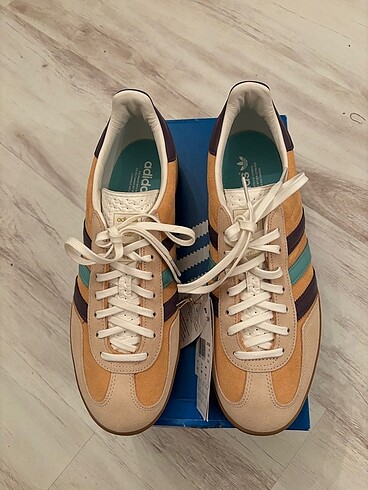 45 Beden Adidas gazelle orijinal etiketli 0 ürün 46 numara