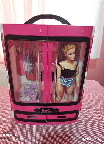 Barbie gardırop 