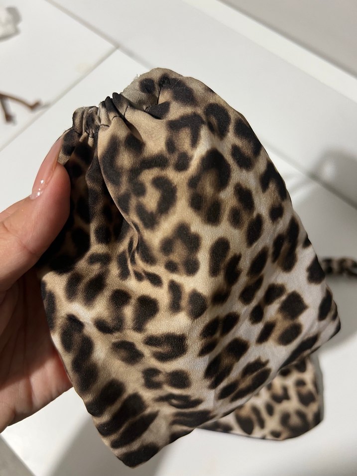 Leopar Desenli Kedi Aksesuar Çantası - Görsel 2