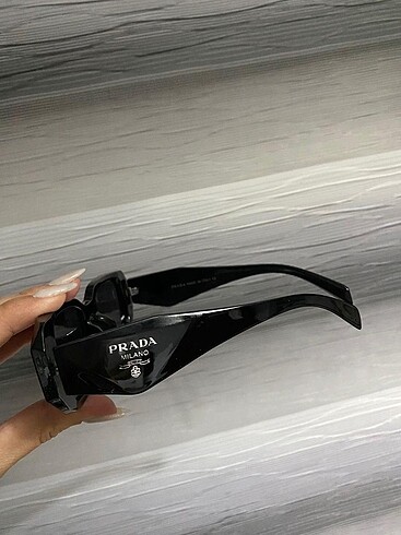 Prada Model Gözlük