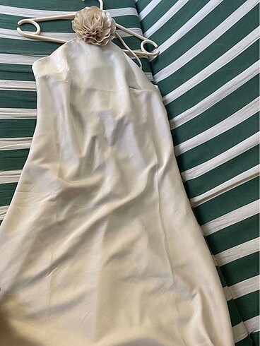 xs Beden ten rengi Renk Zara model midi saten elbise