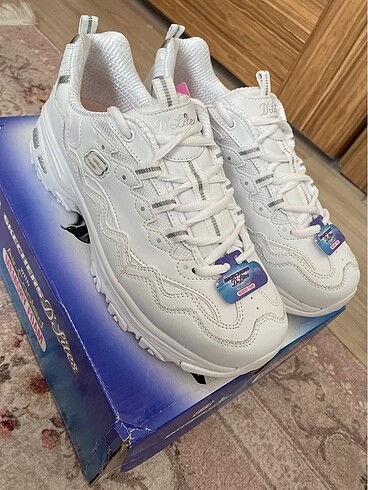 Skechers