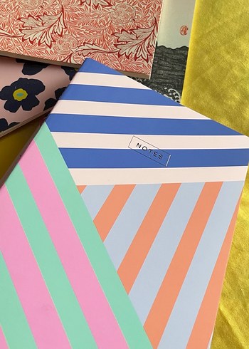 Çeşitli Desenli Pastel Pembe Defterler - Görsel 3