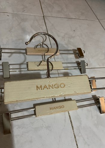 Bej Mango Ahşap Klipsli Askı 18 Tl