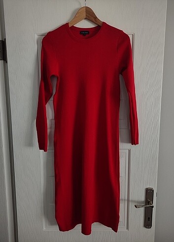 kırmızı triko elbise