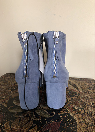 H&M Mavi çorap bot