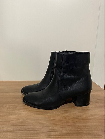 Ninewest kadın bot