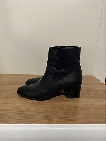 38 Beden Ninewest kadın bot