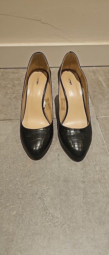 Siyah Deri stiletto