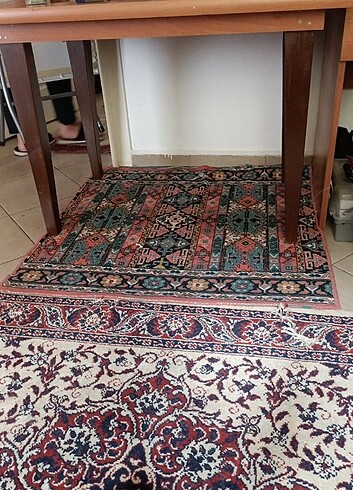 Diğer Bir küçük halı ve paspas iki tane