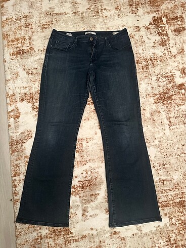 Mavi Jeans Molly Model