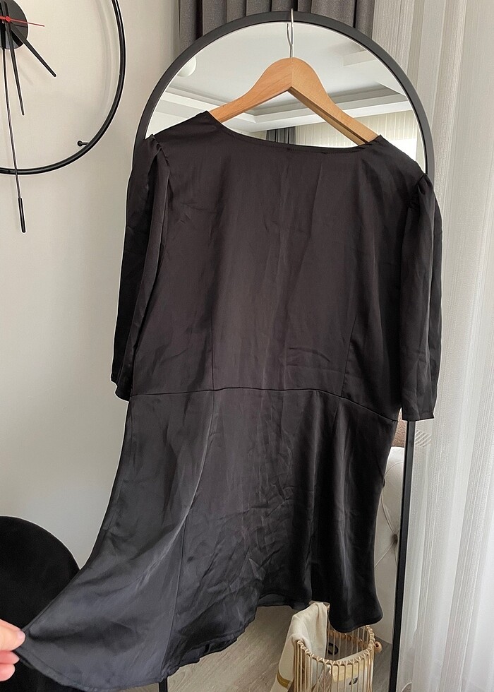 Siyah saten elbise - Görsel 4