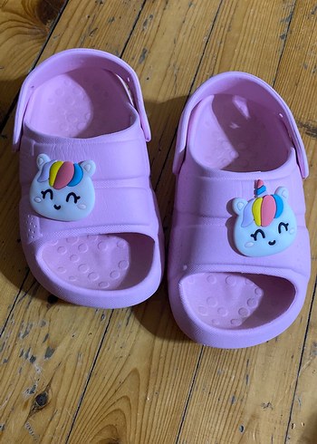 Kız Çocuk Pembe Unicorn Tokalı Terlik