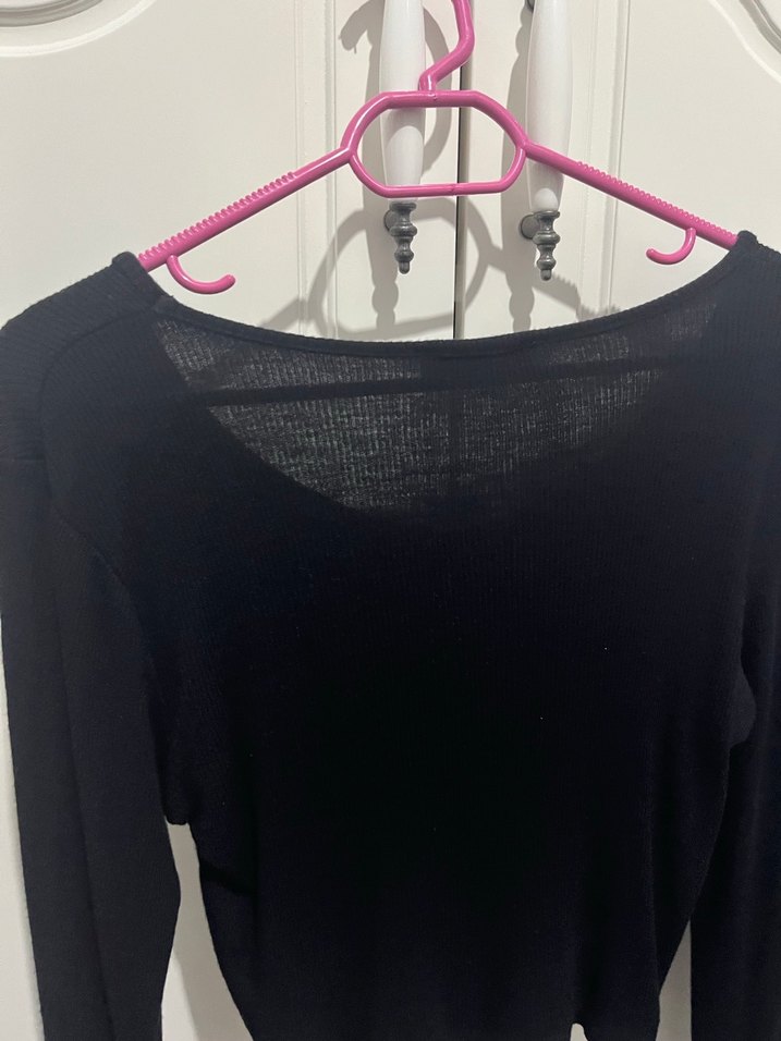 Siyah V Yakalı Uzun Kollu Kadın Bluz - Görsel 3