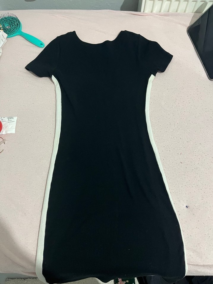 Siyah Kısa Kollu  Elbise - Görsel 2