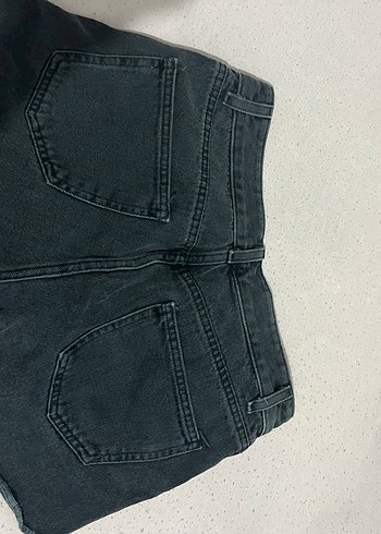 Siyah Düğmeli Mini Kot Şort - Görsel 2