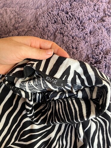 s Beden Zebra Yırtmaçlı etek ve avon parfüm