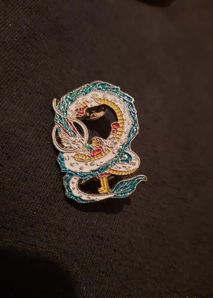 Ghibli ruhların kaçışı rozet pin - Görsel 4