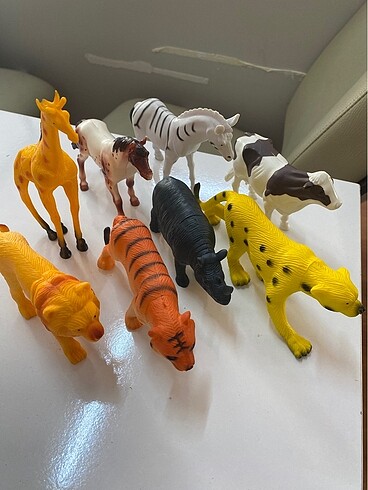 Plastik Safari Hayvanları