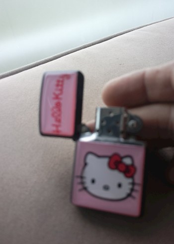 Hello Kitty Desenli Pembe Kedi Aksesuarı Zippo cakmak - Görsel 9