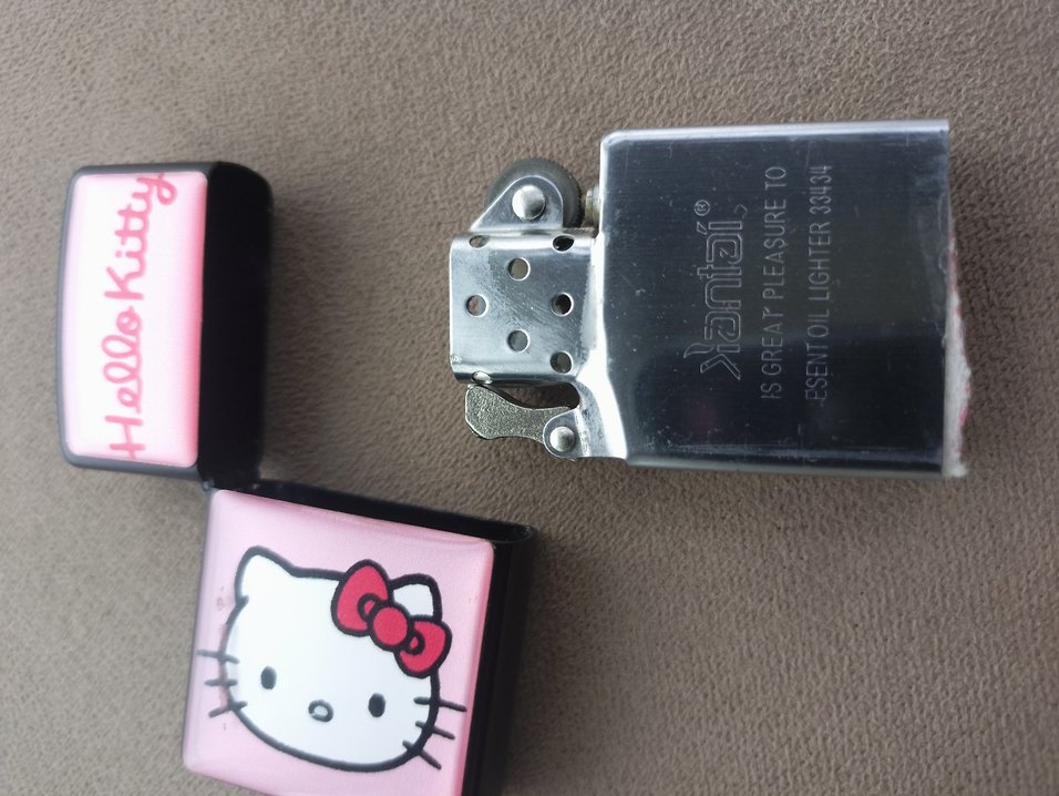 Hello Kitty Desenli Pembe Kedi Aksesuarı Zippo cakmak - Görsel 2