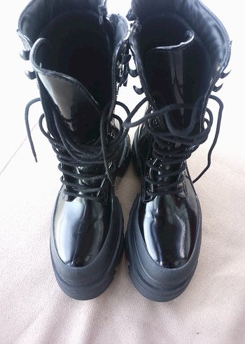 Siyah Bağcıklı Platform Topuklu Gotik Kadın Botu Bershka 36 no - Görsel 12