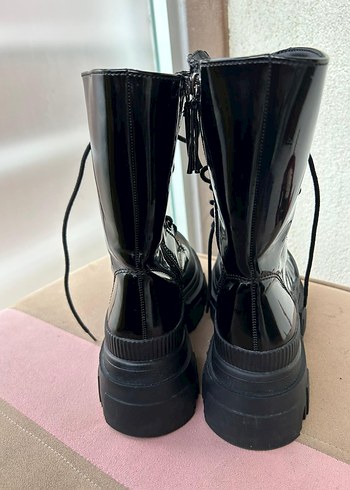 Siyah Bağcıklı Platform Topuklu Gotik Kadın Botu Bershka 36 no - Görsel 3